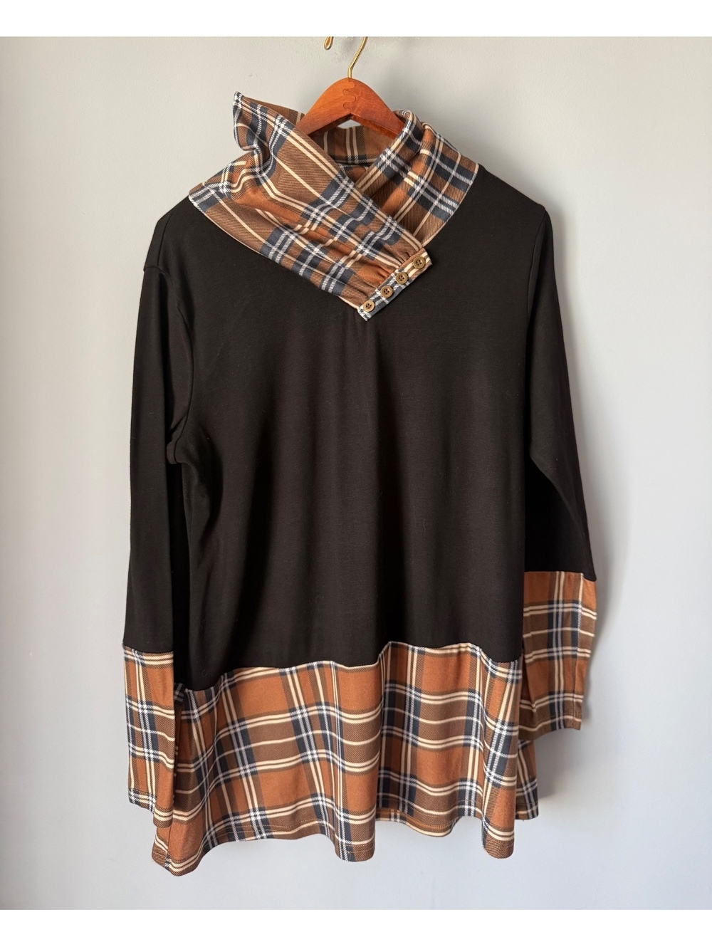 Women's Black and Brown Plaid Long Sleeve Tunic Top with Buttoned Collar